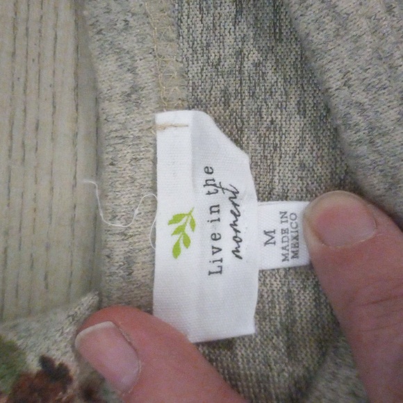 BUNDLE OF 3 WOMENS TOPS - Picture 5 of 7